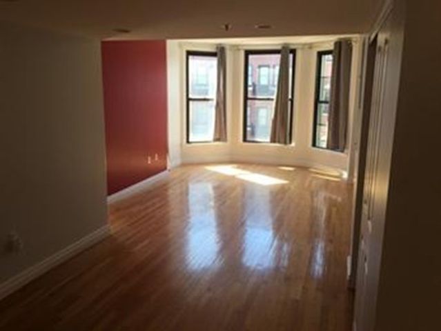 10 Charlesgate East 404, Boston, MA 02215