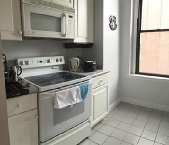 10 Charlesgate East 404, Boston, MA 02215