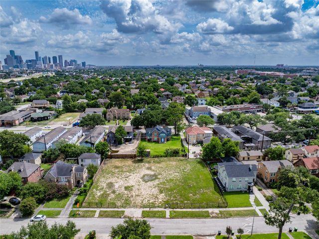 2427 Oakdale Street, Houston, TX 77004