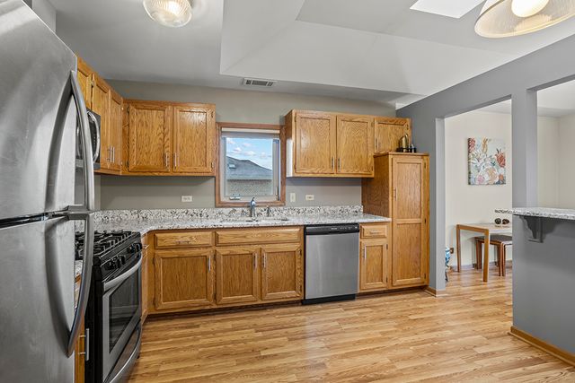 12755 Saint Andrews Court 302, Lemont, IL 60439