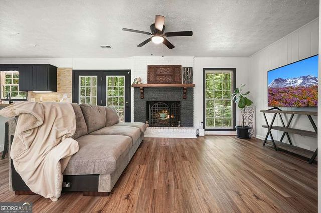 285 Hembredge Drive, Canton, GA 30115
