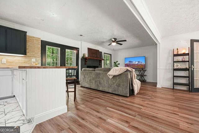 285 Hembredge Drive, Canton, GA 30115