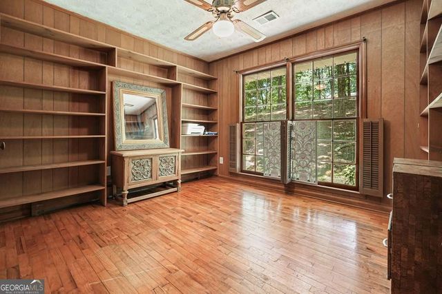 285 Hembredge Drive, Canton, GA 30115