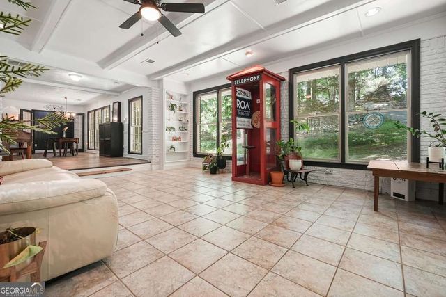 285 Hembredge Drive, Canton, GA 30115