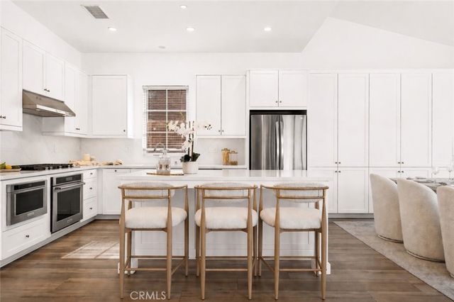 162 Winnett, Irvine, CA 92602