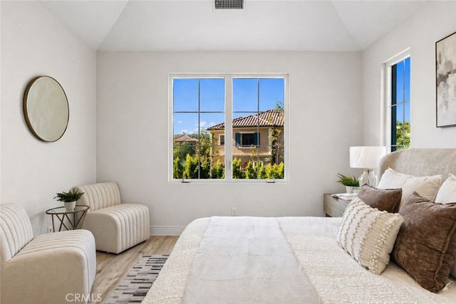 162 Winnett, Irvine, CA 92602