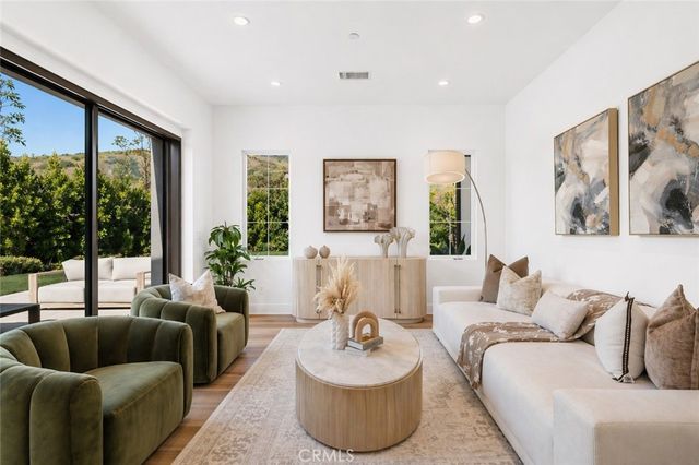 162 Winnett, Irvine, CA 92602