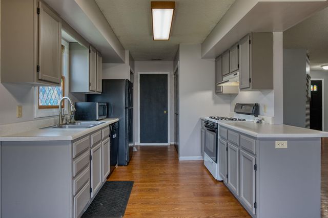 609 Sandalwood Drive, Ossian, IN 46777