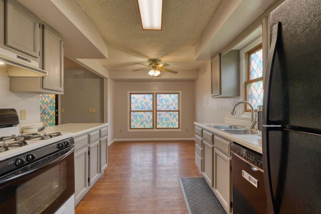 609 Sandalwood Drive, Ossian, IN 46777