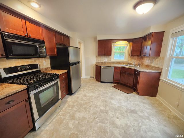 413 S NELSON Avenue, Morton, IL 61550
