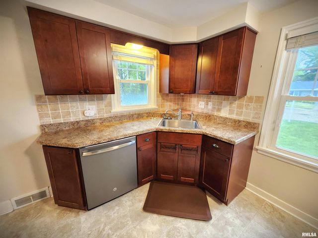 413 S NELSON Avenue, Morton, IL 61550