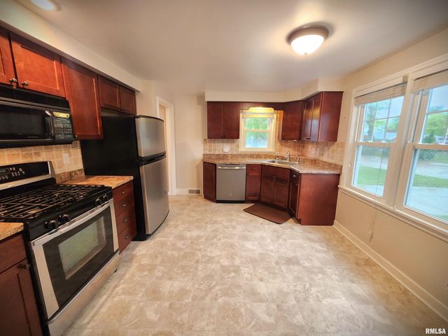 413 S NELSON Avenue, Morton, IL 61550