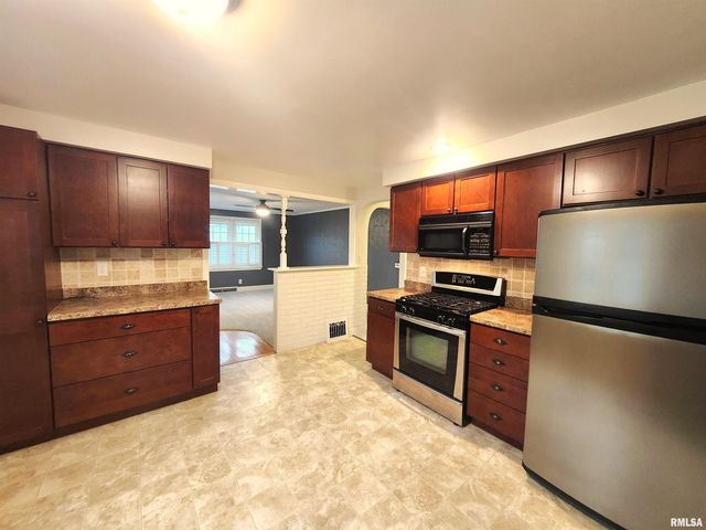413 S NELSON Avenue, Morton, IL 61550