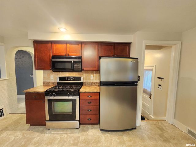 413 S NELSON Avenue, Morton, IL 61550