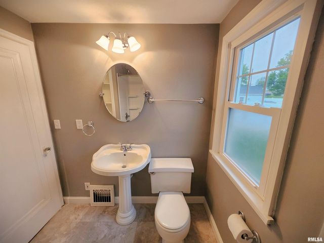 413 S NELSON Avenue, Morton, IL 61550