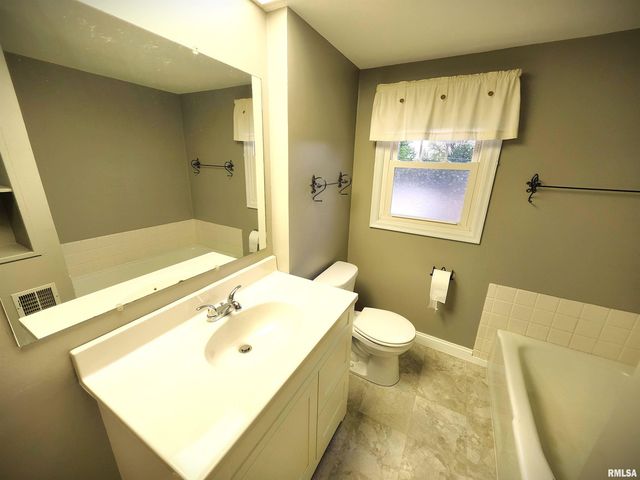 413 S NELSON Avenue, Morton, IL 61550