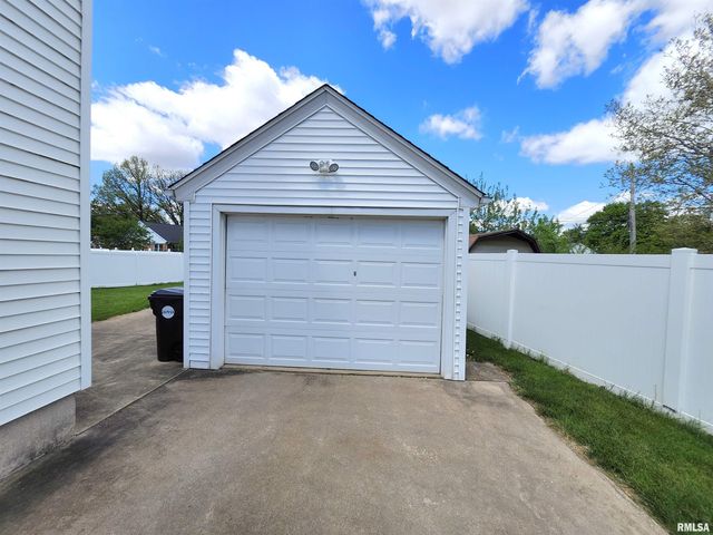 413 S NELSON Avenue, Morton, IL 61550