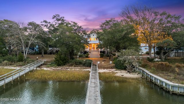 116 SW Yacht Drive, Oak Island, NC 28465