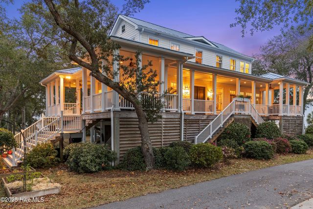 116 SW Yacht Drive, Oak Island, NC 28465