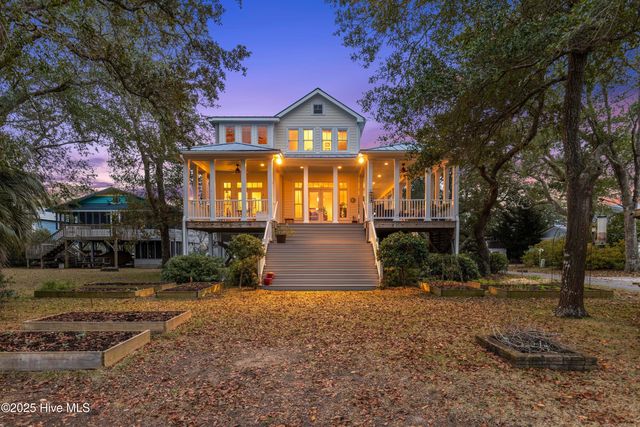 116 SW Yacht Drive, Oak Island, NC 28465