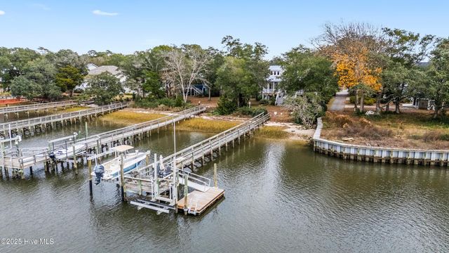 116 SW Yacht Drive, Oak Island, NC 28465