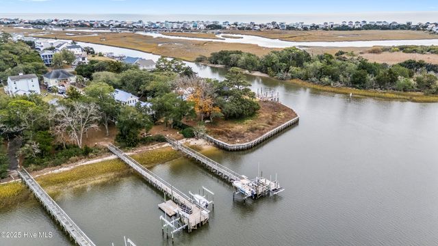 116 SW Yacht Drive, Oak Island, NC 28465