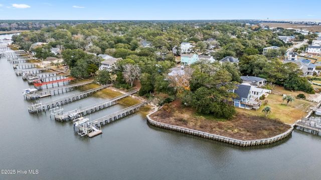 116 SW Yacht Drive, Oak Island, NC 28465