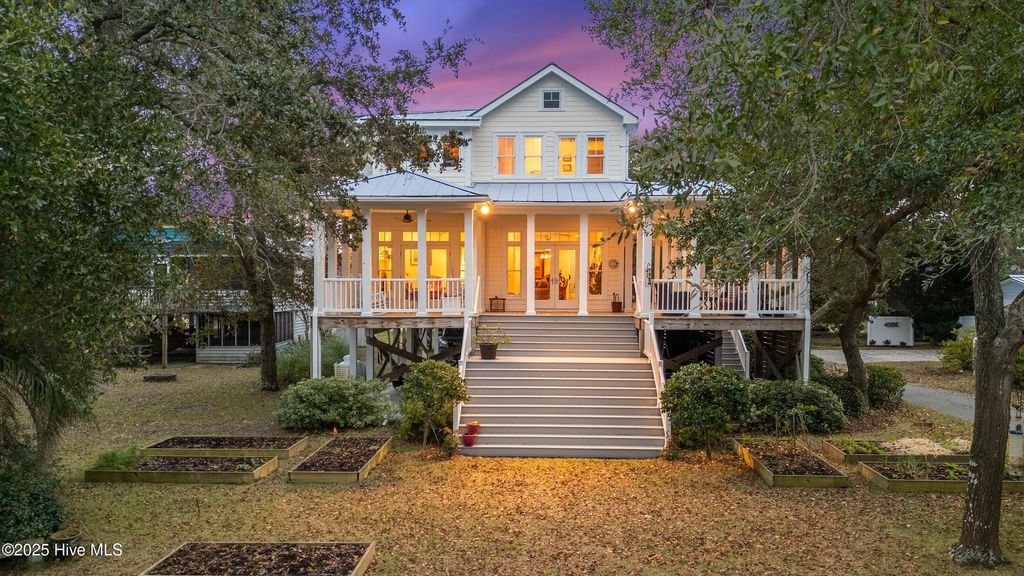 116 SW Yacht Drive, Oak Island, NC 28465