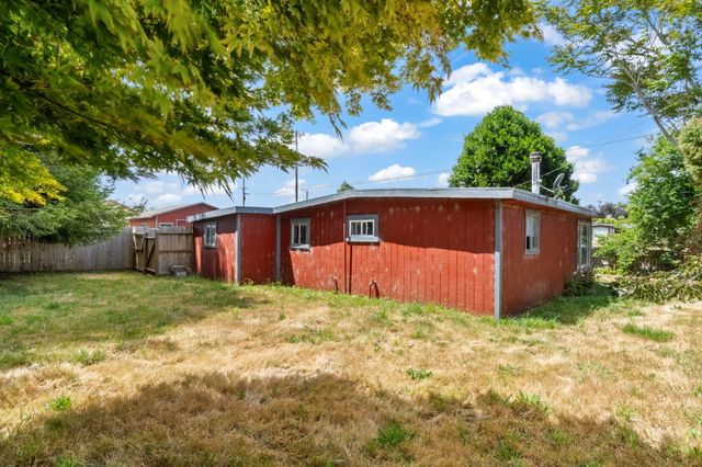 1819 D Avenue, Mckinleyville, CA 95519