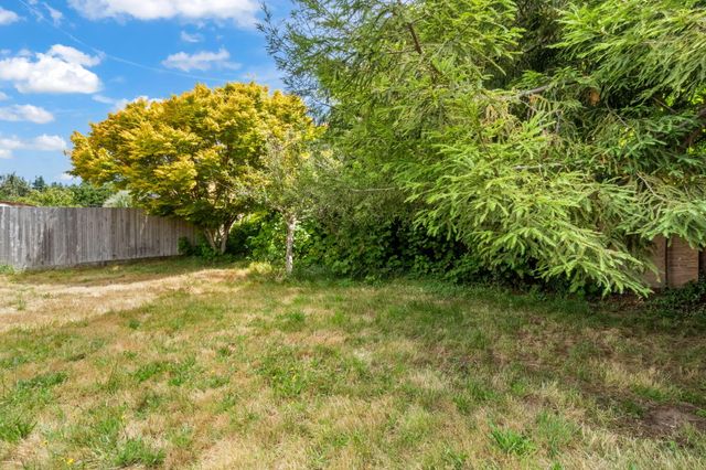 1819 D Avenue, Mckinleyville, CA 95519