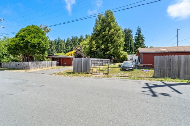 1819 D Avenue, Mckinleyville, CA 95519