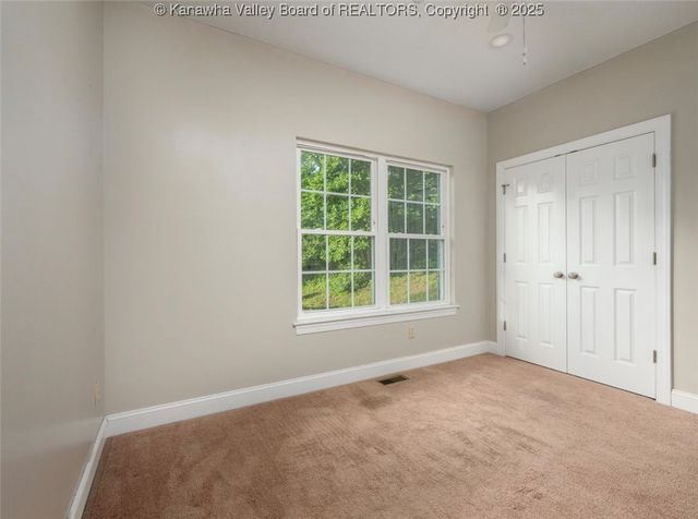 6 Squires Drive, St Albans, WV 25177