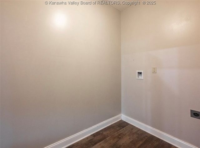 6 Squires Drive, St Albans, WV 25177