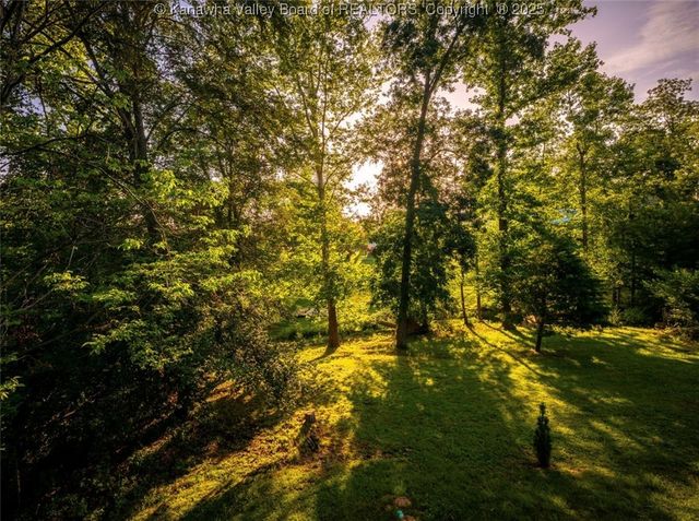 6 Squires Drive, St Albans, WV 25177