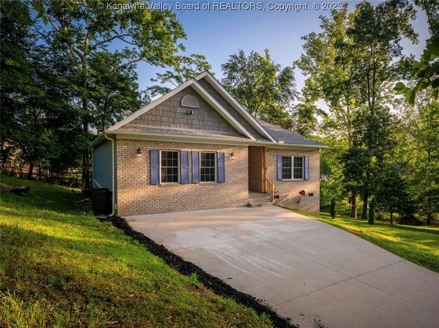 6 Squires Drive, St Albans, WV 25177