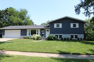 6541 Lyman Avenue, Downers Grove, IL 60516