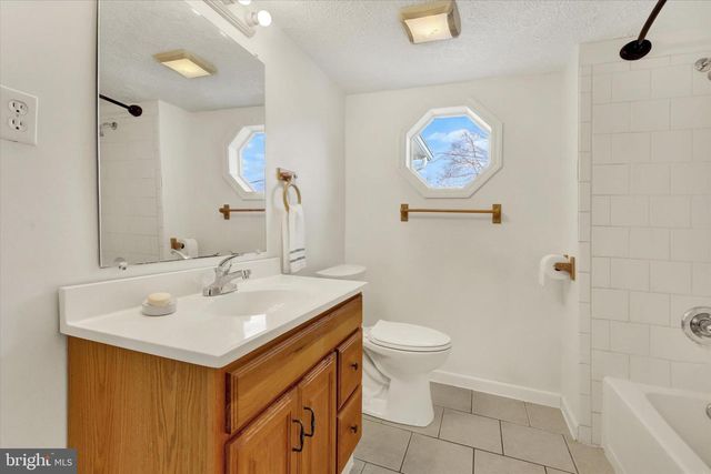 60 CARLISLE RD, Newville, PA 17241