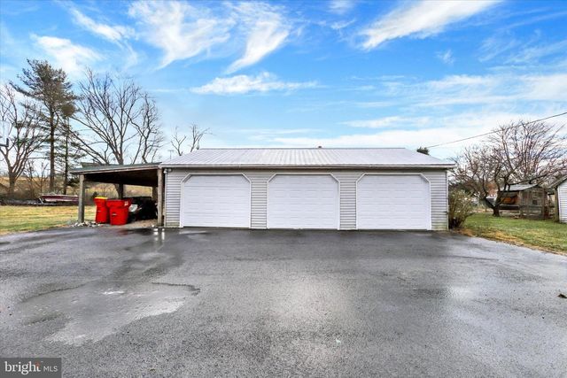 60 CARLISLE RD, Newville, PA 17241