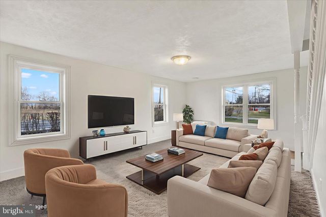 60 CARLISLE RD, Newville, PA 17241