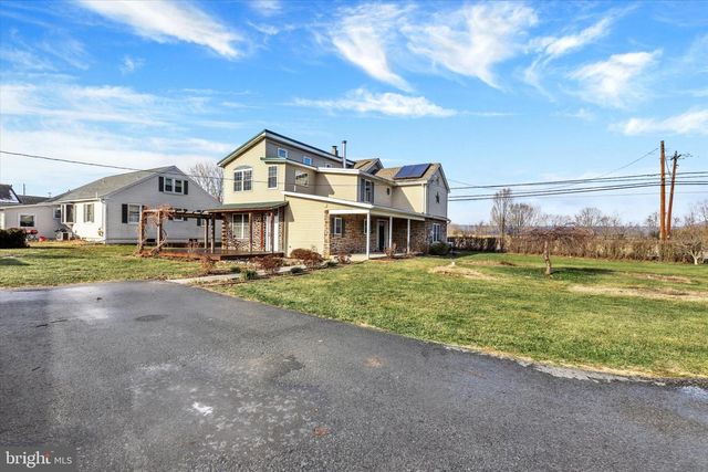 60 CARLISLE RD, Newville, PA 17241