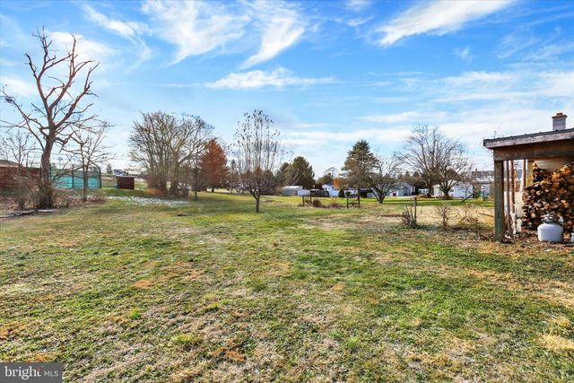 60 CARLISLE RD, Newville, PA 17241