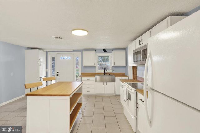 60 CARLISLE RD, Newville, PA 17241