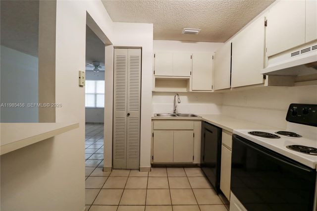 12955 SW 66th Ln 212-2, Miami, FL 33183