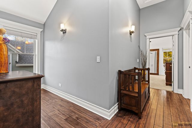 123 N Jefferson Street, Batavia, IL 60510