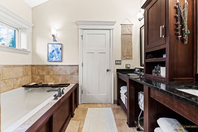 123 N Jefferson Street, Batavia, IL 60510