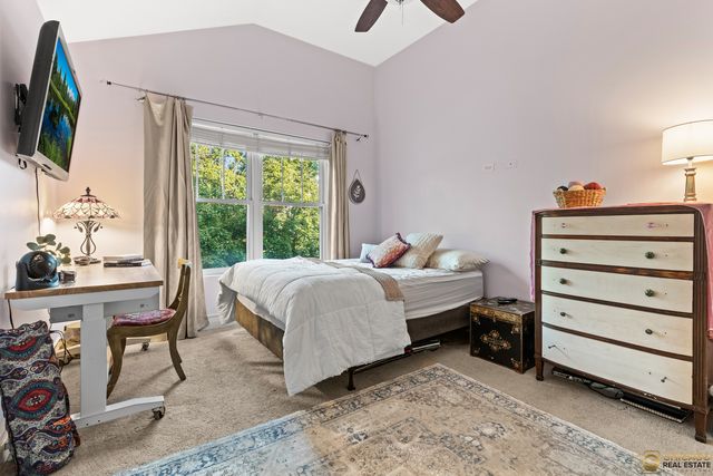 123 N Jefferson Street, Batavia, IL 60510