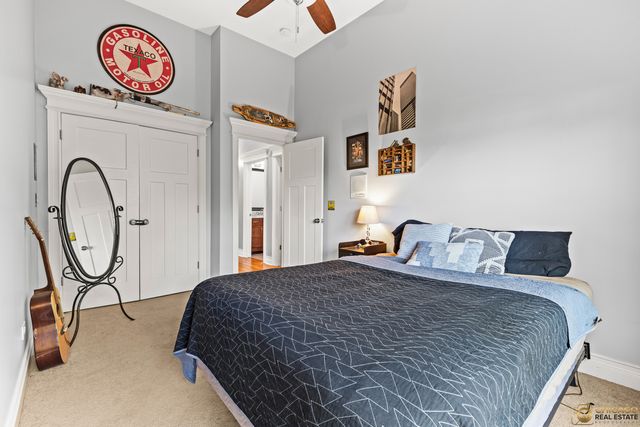 123 N Jefferson Street, Batavia, IL 60510