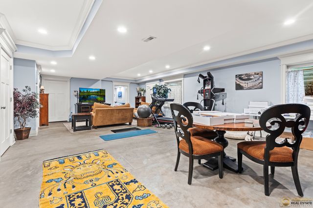 123 N Jefferson Street, Batavia, IL 60510