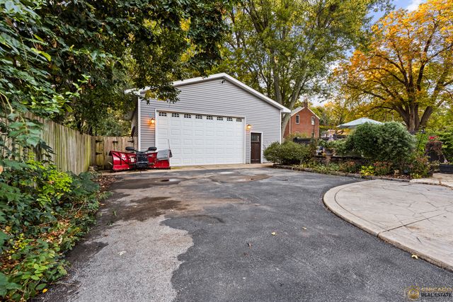 123 N Jefferson Street, Batavia, IL 60510