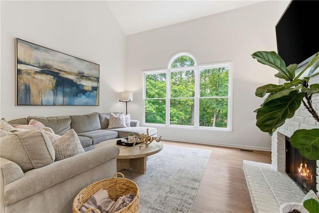 5950 Waterford Place, Suwanee, GA 30024